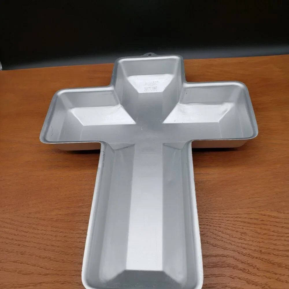 Vintage 1972 Wilton Cross Cake Pan 502-2592 Aluminum Mold 15.5x12x2 Korea